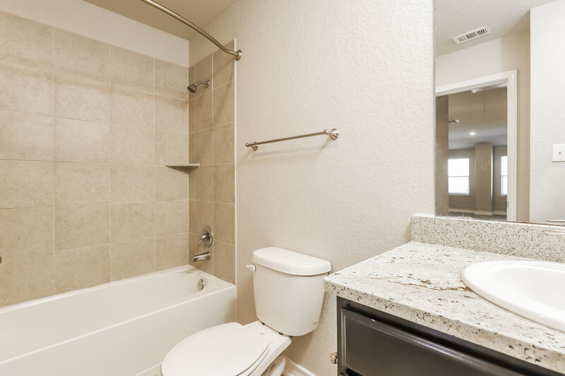 2,100/Mo, 13422 Wild Rye San Antonio, TX 78254 Bathroom View