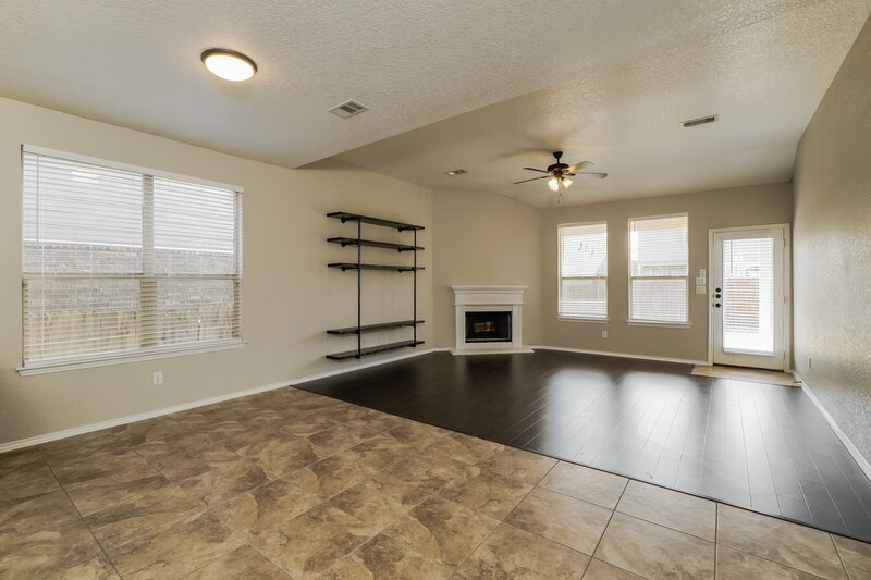 2,275/Mo, 325 Buckboard Ln Cibolo, TX 78108 Living Room View 2