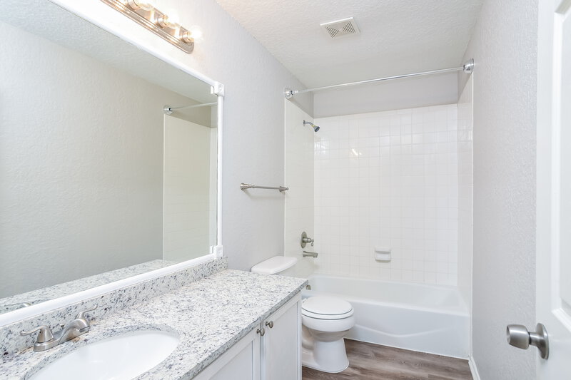 2,000/Mo, 1107 O Hara Dr San Antonio, TX 78251 Bathroom View