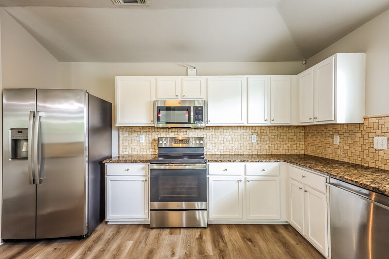 2,340/Mo, 2638 Montebello San Antonio, TX 78259 Kitchen View 3