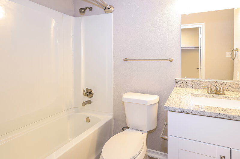 1,780/Mo, 9230 Bowen Dr San Antonio, TX 78250 Bathroom View 2