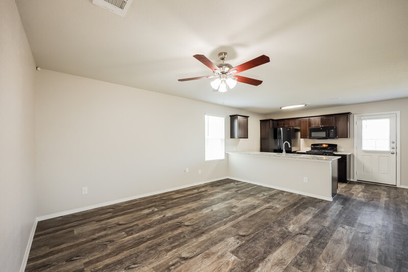 1,690/Mo, 9721 Marbach Brk San Antonio, TX 78245 Living Room View 2