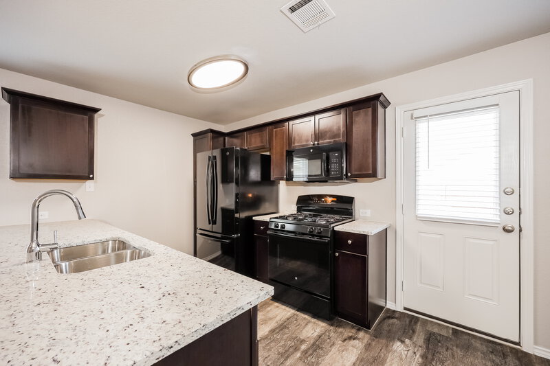 1,690/Mo, 9721 Marbach Brk San Antonio, TX 78245 Kitchen View