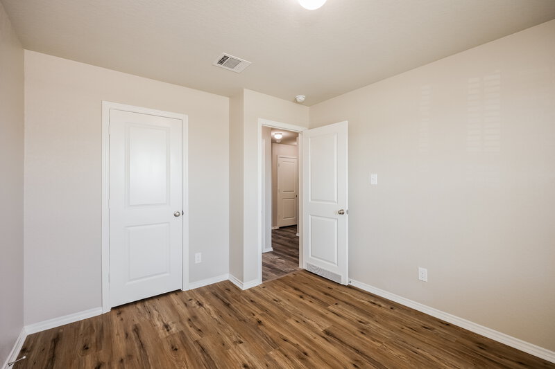 1,690/Mo, 9721 Marbach Brk San Antonio, TX 78245 Bedroom View 4