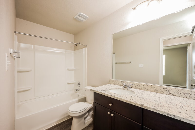 1,690/Mo, 9721 Marbach Brk San Antonio, TX 78245 Bathroom View