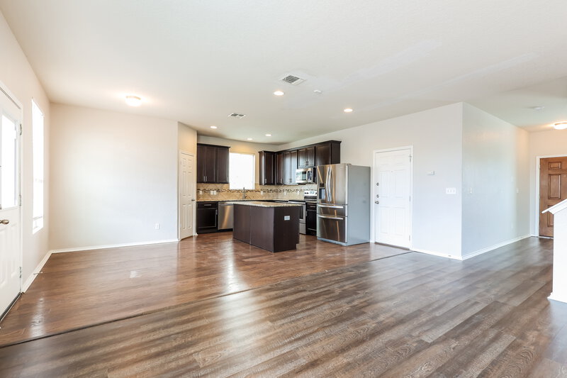 1,740/Mo, 9431 Hanover Sky Converse, TX 78109 Living Room View 2