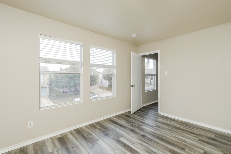 2,740/Mo, 10030 Powderhouse Dr San Antonio, TX 78239 Main Bedroom View 2