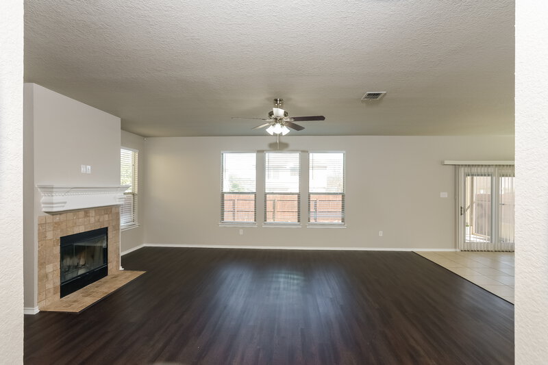 2,250/Mo, 10351 Fort Davis Trl San Antonio, TX 78245 Living Room View