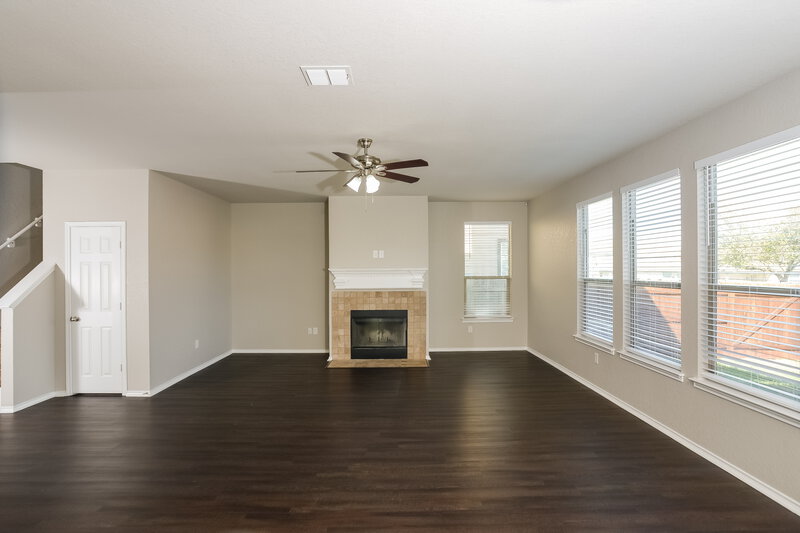 2,250/Mo, 10351 Fort Davis Trl San Antonio, TX 78245 Living Room View 2