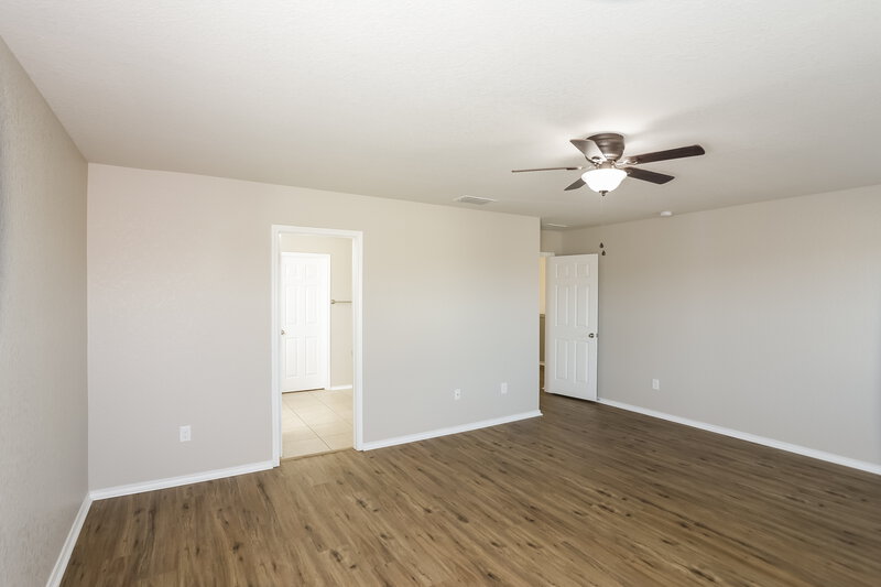 2,250/Mo, 10351 Fort Davis Trl San Antonio, TX 78245 Main Bedroom View 2