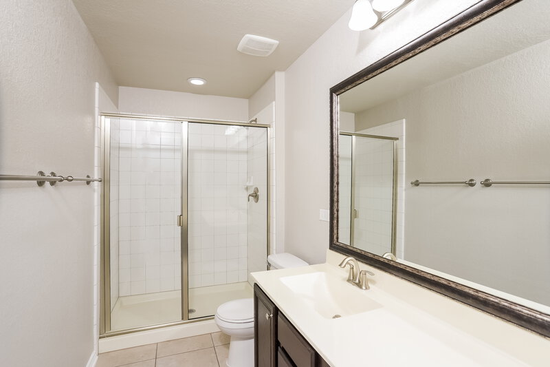 2,250/Mo, 10351 Fort Davis Trl San Antonio, TX 78245 Bathroom View