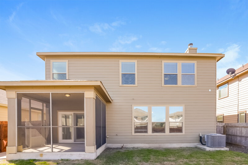 2,250/Mo, 10351 Fort Davis Trl San Antonio, TX 78245 Rear View