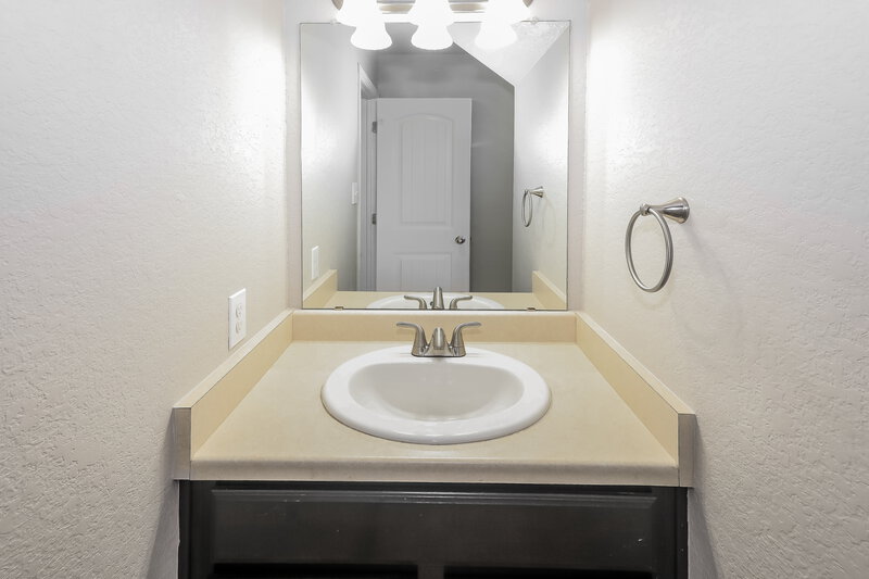 1,790/Mo, 14060 Cremello Fls San Antonio, TX 78254 Bathroom View 2