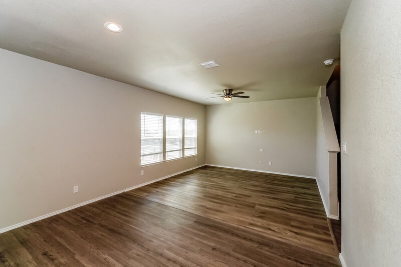 1,885/Mo, 7186 Quarter Moon Converse, TX 78109 Living Room View