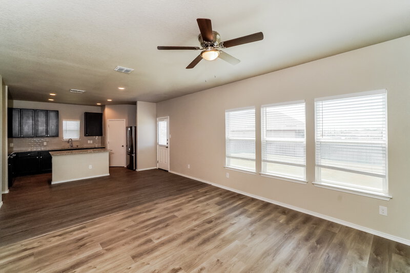 1,885/Mo, 7186 Quarter Moon Converse, TX 78109 Living Room View 2