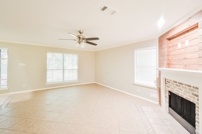 3,040/Mo, 7302 Pine Hvn San Antonio, TX 78244 Living Room View 2