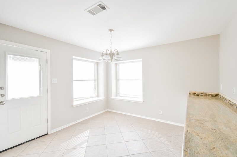 3,040/Mo, 7302 Pine Hvn San Antonio, TX 78244 Dining Room View 2