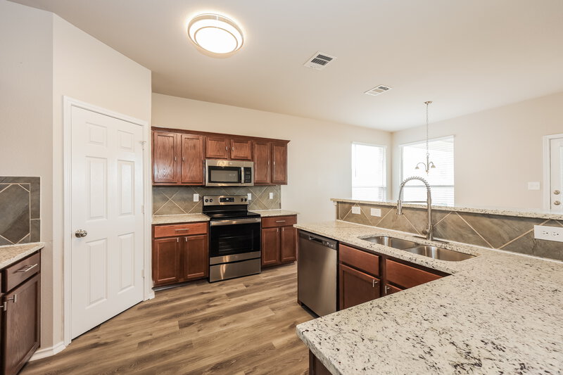 2,195/Mo, 11615 Tahoka Daisy San Antonio, TX 78245 Kitchen View