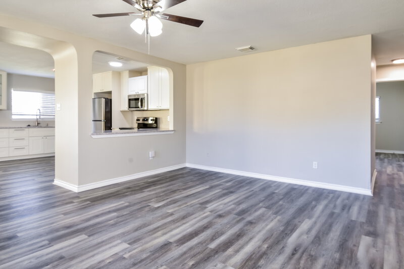 1,570/Mo, 8115 Maple Meadow Dr Converse, TX 78109 Living Room View 2