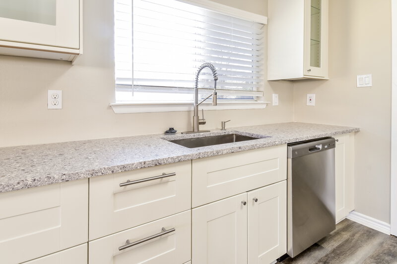 1,570/Mo, 8115 Maple Meadow Dr Converse, TX 78109 Kitchen View 4