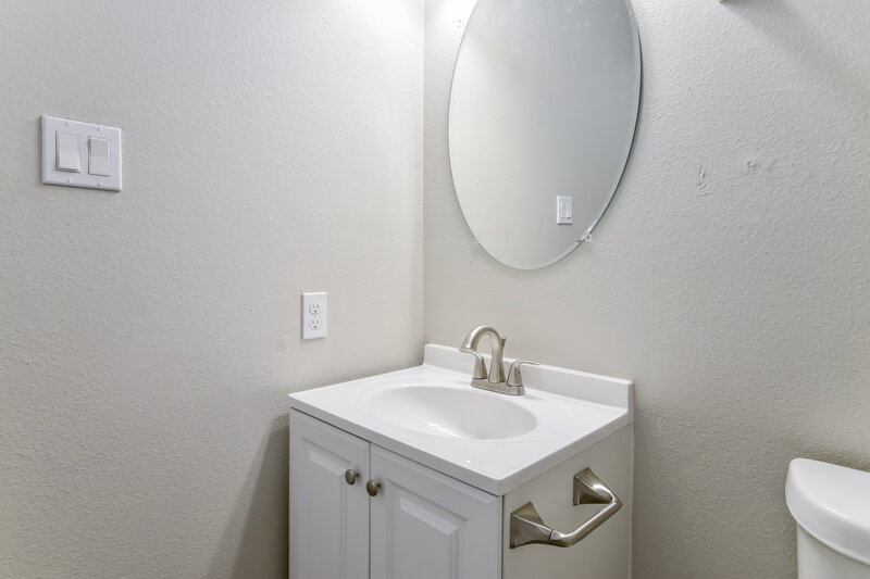 1,570/Mo, 8115 Maple Meadow Dr Converse, TX 78109 Bathroom View