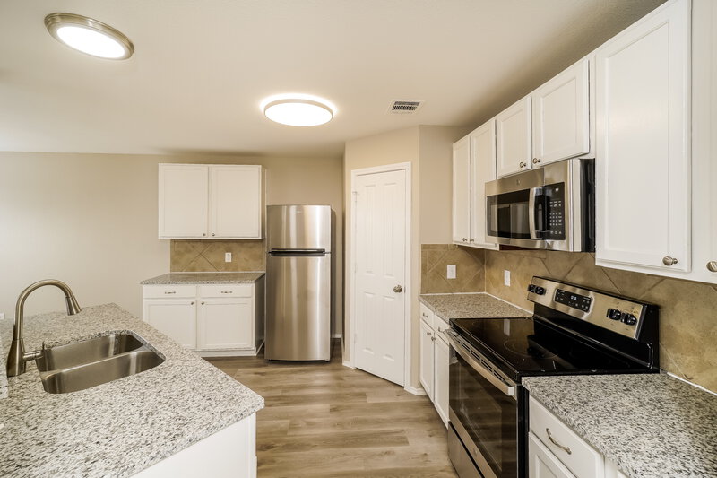 1,740/Mo, 201 Longhorn Way Cibolo, TX 78108 Kitchen View