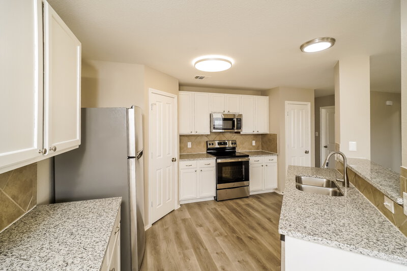 1,740/Mo, 201 Longhorn Way Cibolo, TX 78108 Kitchen View 2
