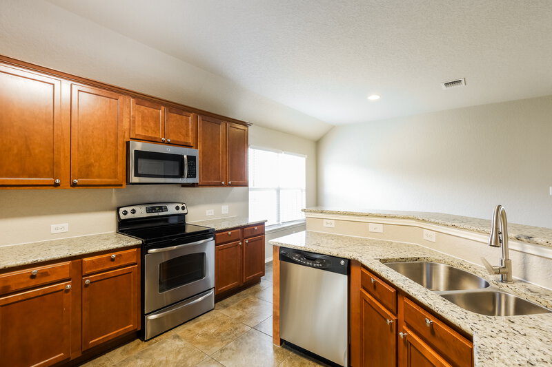 2,095/Mo, 337 Posey Pass New Braunfels, TX 78132 Kitchen View 2