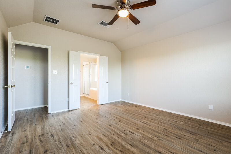 2,095/Mo, 337 Posey Pass New Braunfels, TX 78132 Main Bedroom View 2