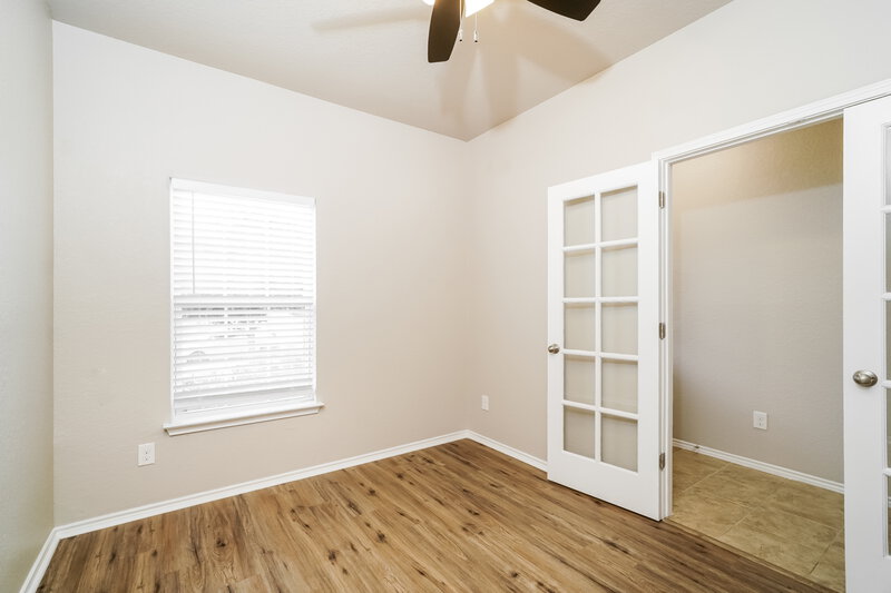 2,280/Mo, 323 Krieghoff Way New Braunfels, TX 78130 Office View