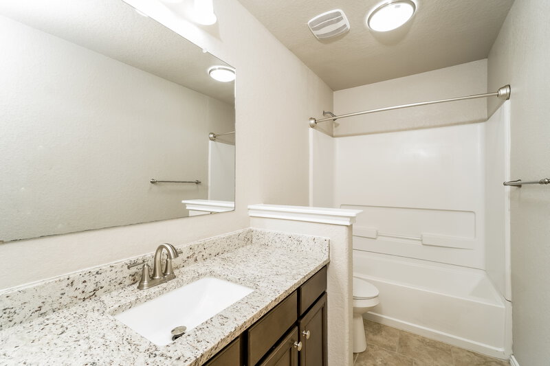 2,280/Mo, 323 Krieghoff Way New Braunfels, TX 78130 Bathroom View