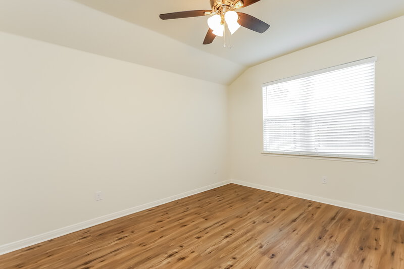 1,880/Mo, 7928 Bluewater Cv San Antonio, TX 78254 Main Bedroom View 2