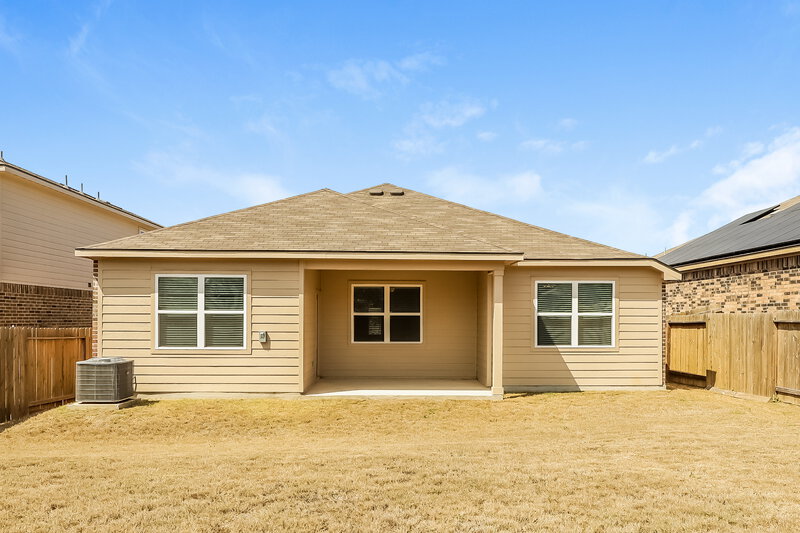 1,880/Mo, 7928 Bluewater Cv San Antonio, TX 78254 Rear View