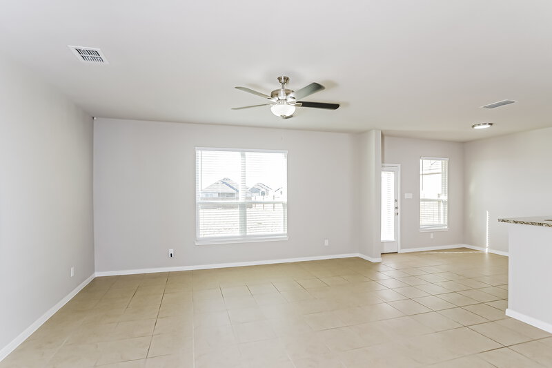 2,290/Mo, 12102 Pawnee San Antonio, TX 78252 Living Room View