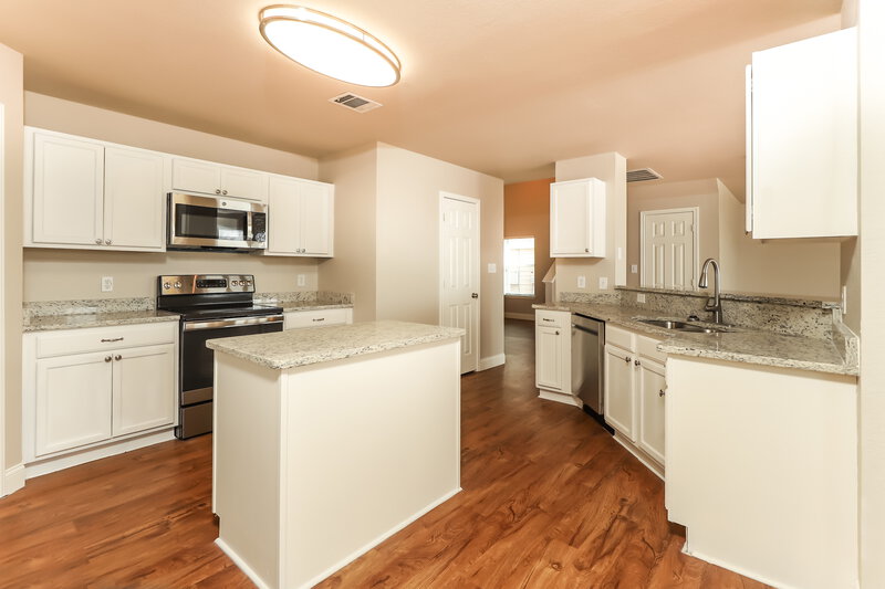 2,175/Mo, 341 Cattle Run Cibolo, TX 78108 Kitchen View 3