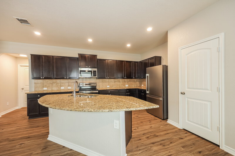 2,165/Mo, 11628 Blackmore Leap San Antonio, TX 78245 Kitchen View