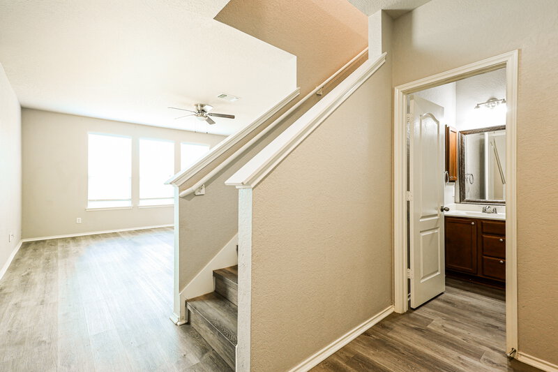 1,720/Mo, 6315 Gerber Mdw San Antonio, TX 78244 Foyer View