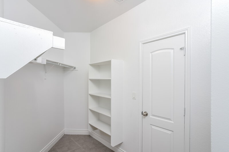 1,770/Mo, 13918 Persimmon Cv San Antonio, TX 78245 Amenities View