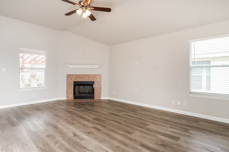 1,610/Mo, 8423 Whitebrush Converse, TX 78109 Living Room View