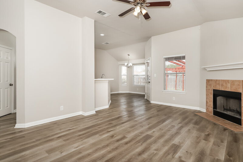 1,610/Mo, 8423 Whitebrush Converse, TX 78109 Living Room View 2
