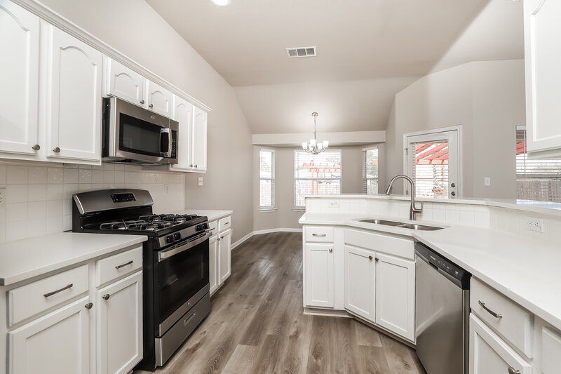 1,610/Mo, 8423 Whitebrush Converse, TX 78109 Kitchen View 2