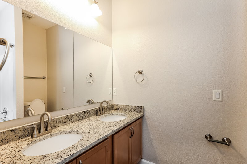 2,170/Mo, 4823 James Gaines San Antonio, TX 78253 Bathroom View