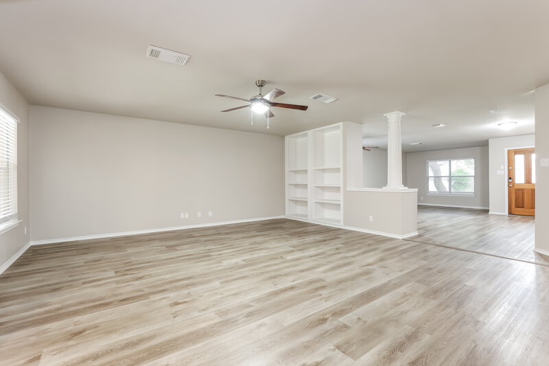 2,505/Mo, 18814 Redrock Crk San Antonio, TX 78259 Living Room View 3