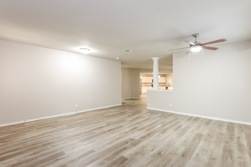 2,505/Mo, 18814 Redrock Crk San Antonio, TX 78259 Living Room View 4