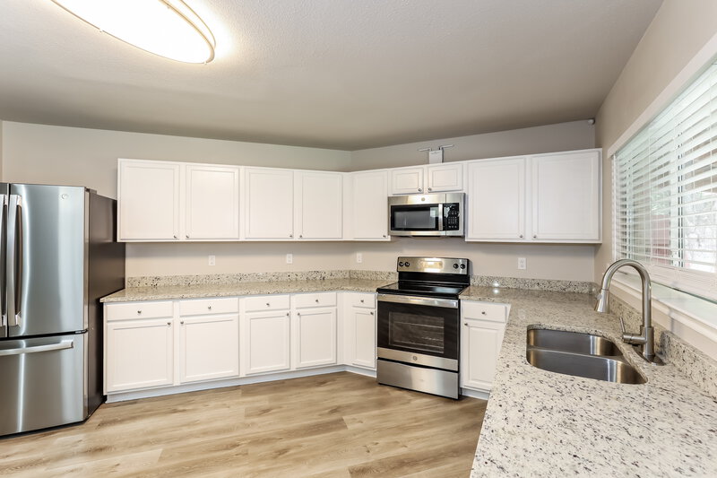 2,505/Mo, 18814 Redrock Crk San Antonio, TX 78259 Kitchen View 3