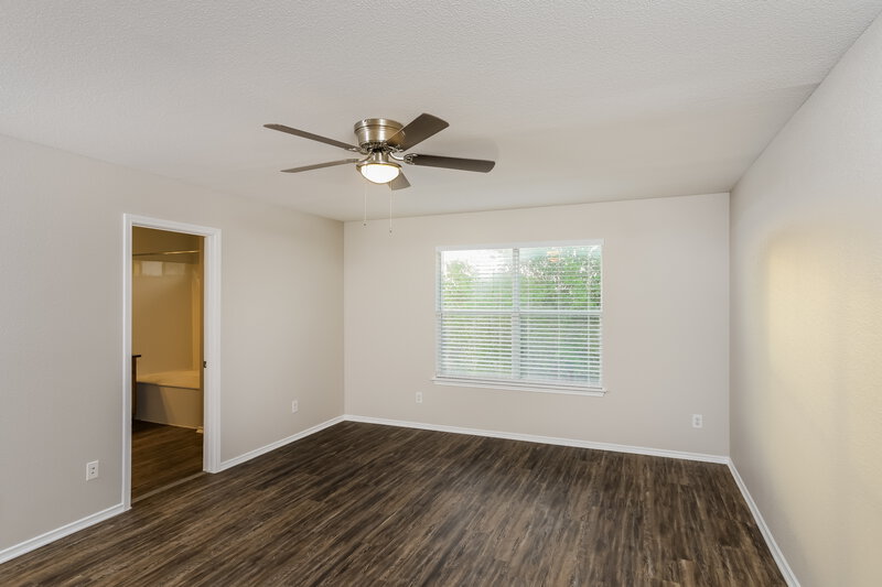 2,430/Mo, 214 Cardinal Way San Antonio, TX 78253 Main Bedroom View 2