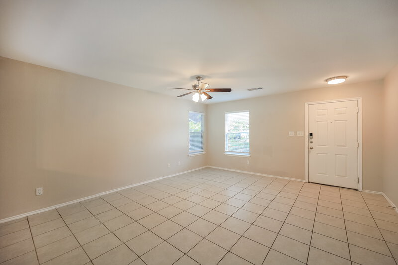 1,740/Mo, 10711 Amble Coach San Antonio, TX 78245 Living Room View 2