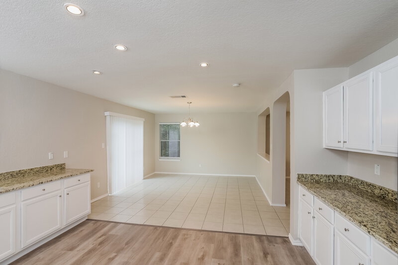1,955/Mo, 10711 Amble Coach San Antonio, TX 78245 Kitchen View 2