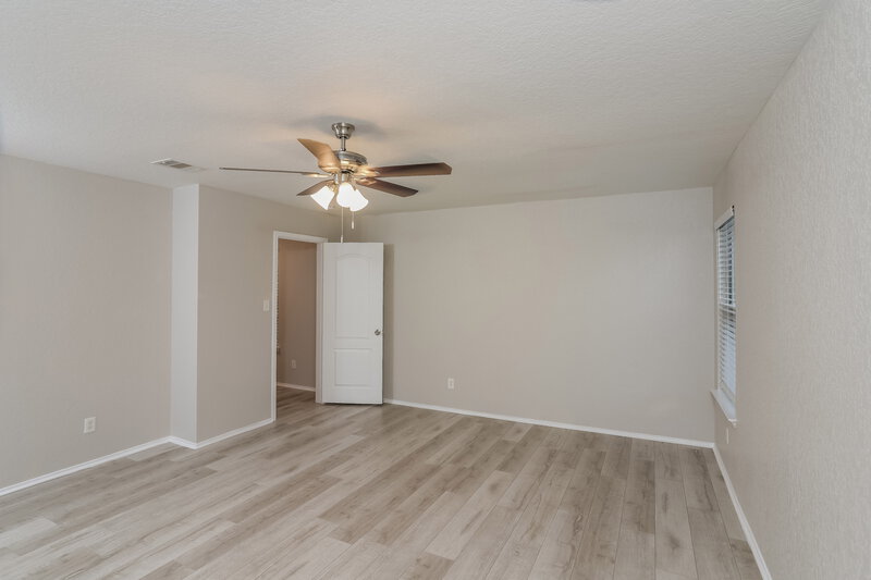 1,955/Mo, 10711 Amble Coach San Antonio, TX 78245 Main Bedroom View 2
