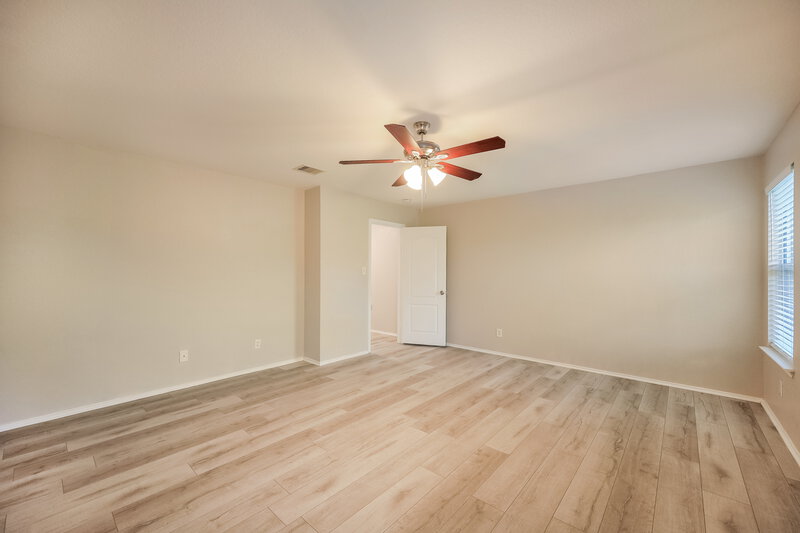 1,740/Mo, 10711 Amble Coach San Antonio, TX 78245 Main Bedroom View 2